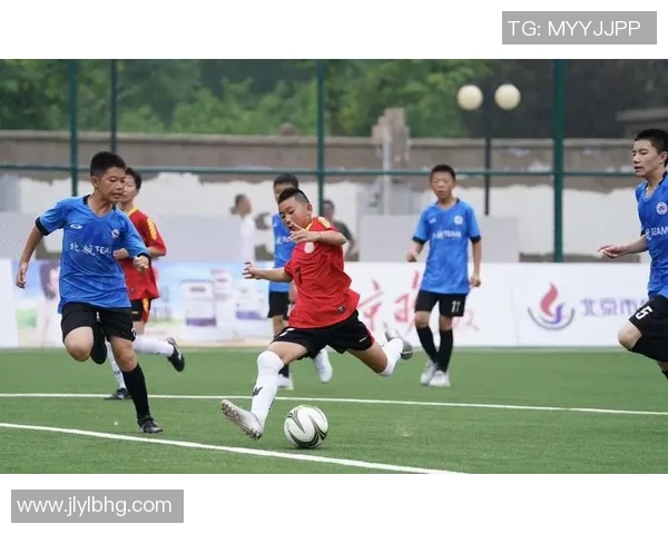 足球巨星赛场内外趣闻轶事揭秘那些鲜为人知的欢乐瞬间